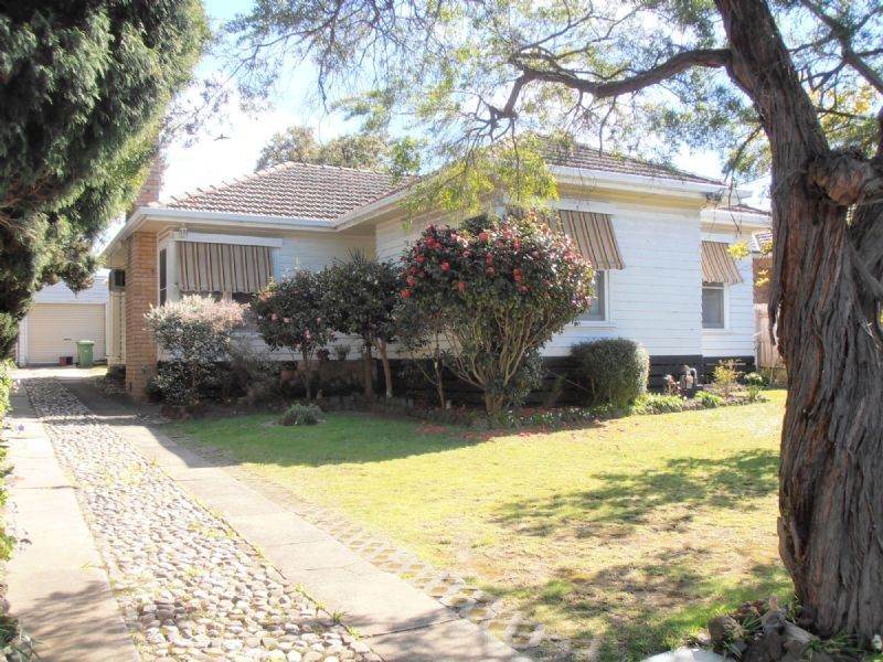 8 Aratula Street, Dandenong VIC 3175