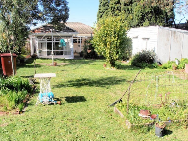 8 Aratula Street, Dandenong VIC 3175
