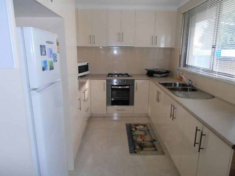 34 Essex Park Drive, Endeavour Hills VIC 3802