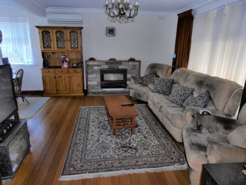 26 Charles Avenue, Hallam VIC 3803