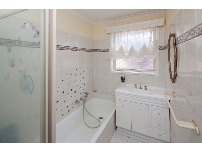 29 Aberdeen Drive, Dandenong North VIC 3175