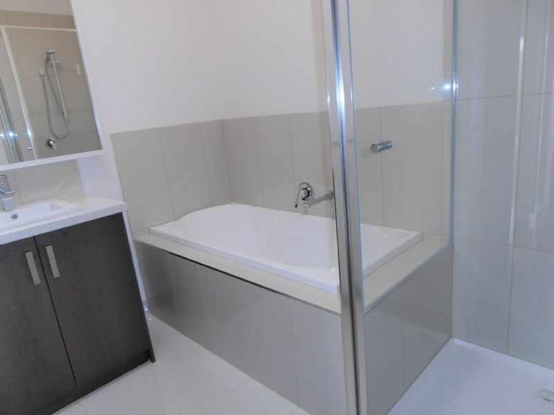 2/8 Buckeye Drive, Hallam VIC 3803