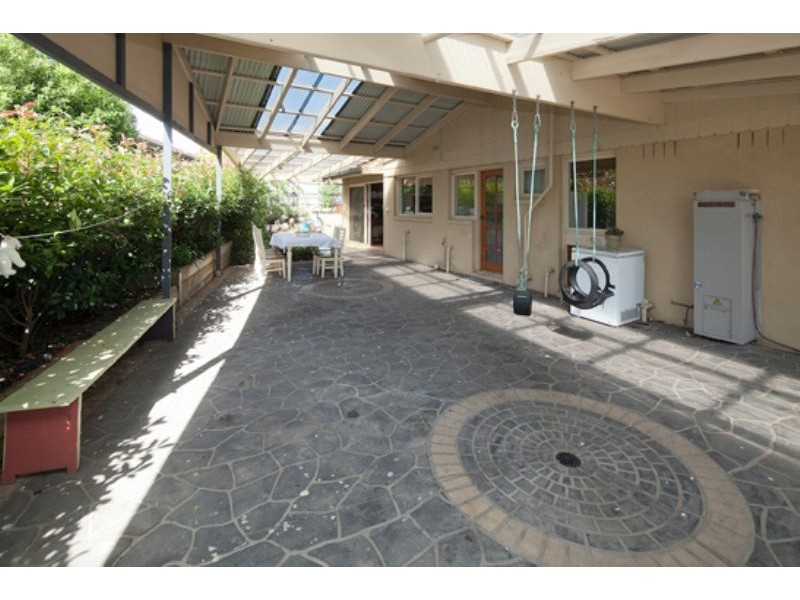 22 David Collins Drive, Endeavour Hills VIC 3802