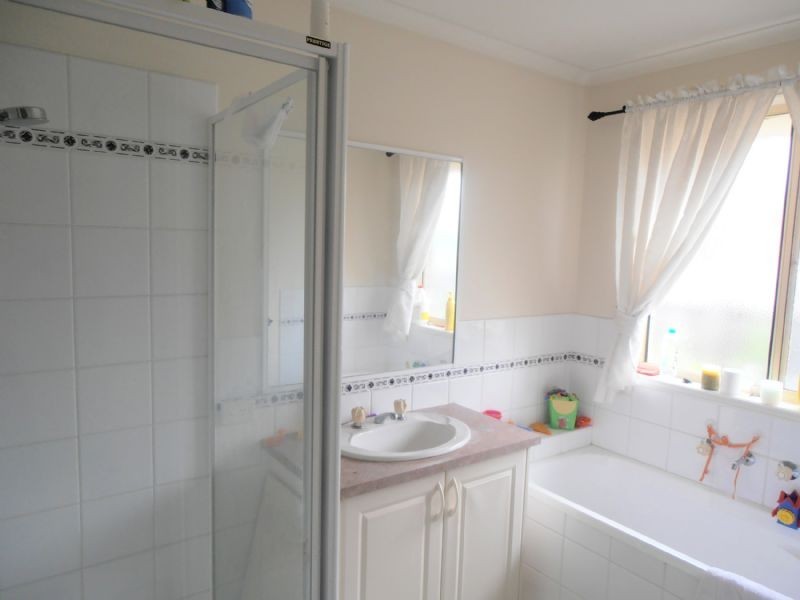 28 Khalil Avenue, Dandenong North VIC 3175