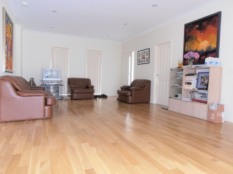 9/43-45 Leman Cresent, Noble Park VIC 3174