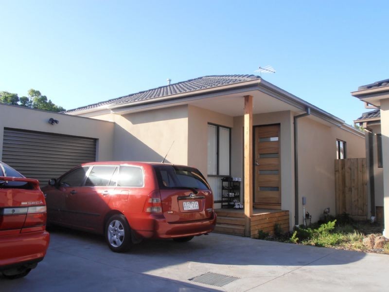 2/8 Prunus Grove, Doveton VIC 3177