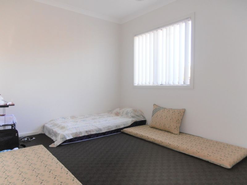 2/8 Prunus Grove, Doveton VIC 3177