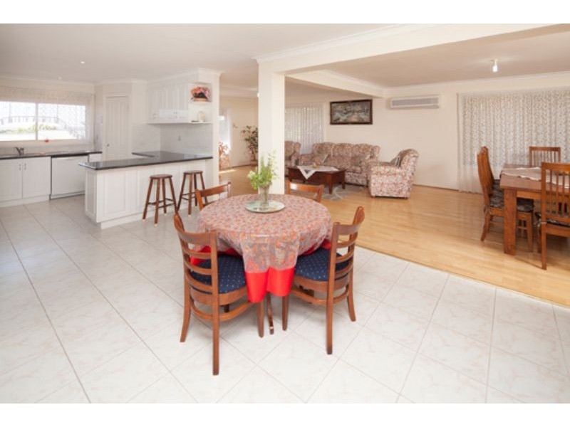 55 Chirnside Road, Berwick VIC 3806