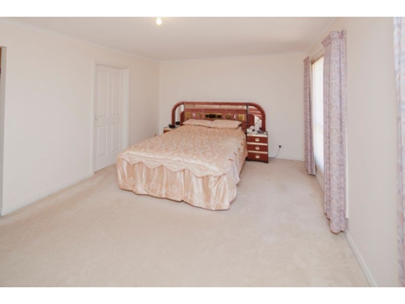 55 Chirnside Road, Berwick VIC 3806