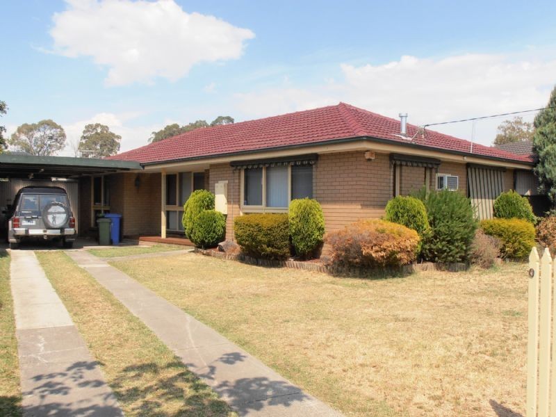 30 Vanessa Drive, Hampton Park VIC 3976