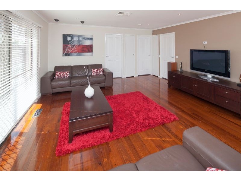 5 Ovens Court, Dandenong North VIC 3175