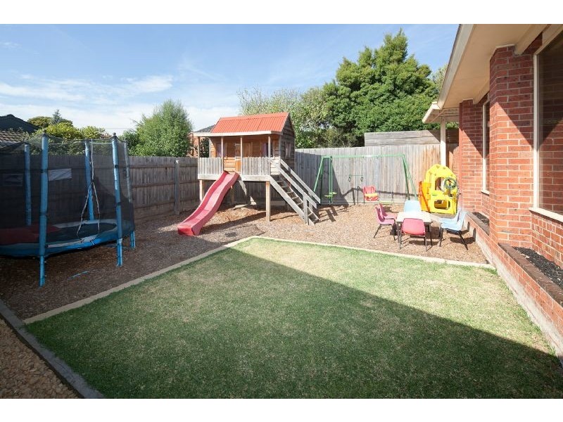 5 Ovens Court, Dandenong North VIC 3175