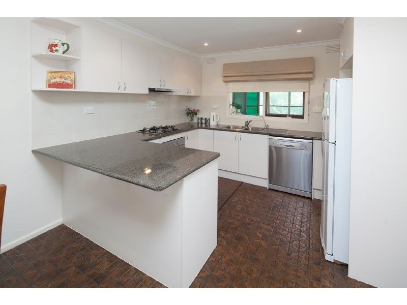 6 Holly Avenue, Dandenong North VIC 3175
