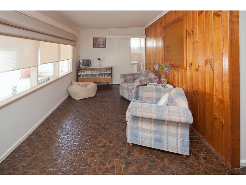 6 Holly Avenue, Dandenong North VIC 3175