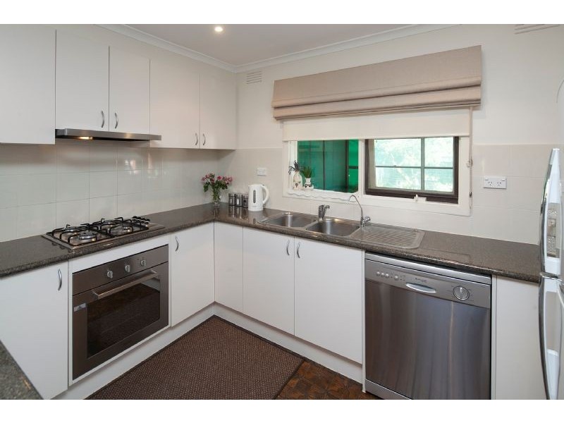 6 Holly Avenue, Dandenong North VIC 3175