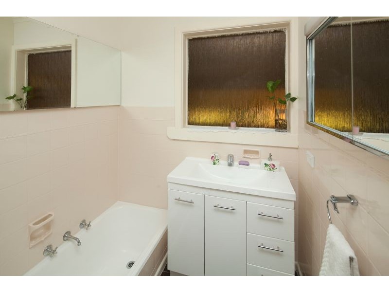 6 Holly Avenue, Dandenong North VIC 3175
