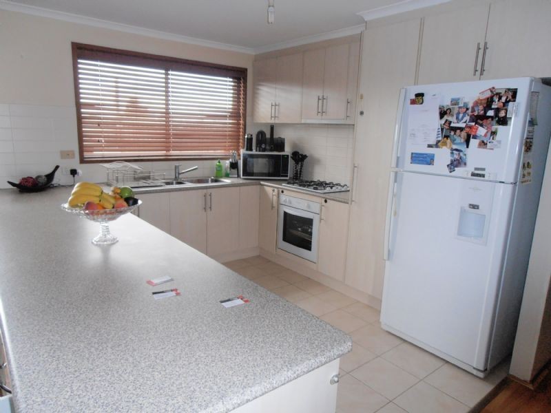 2/3 Parkview Close, Dandenong VIC 3175