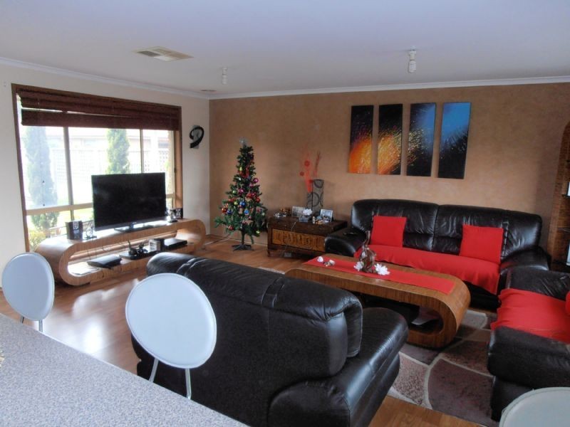 2/3 Parkview Close, Dandenong VIC 3175