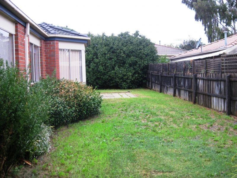 20 Glenn Erin Way, Berwick VIC 3806