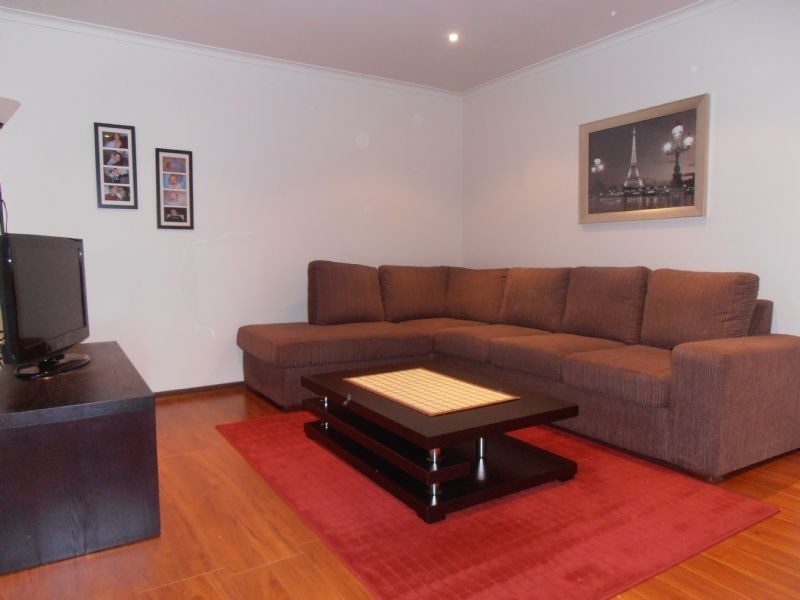 2/90 Clow Street, Dandenong VIC 3175