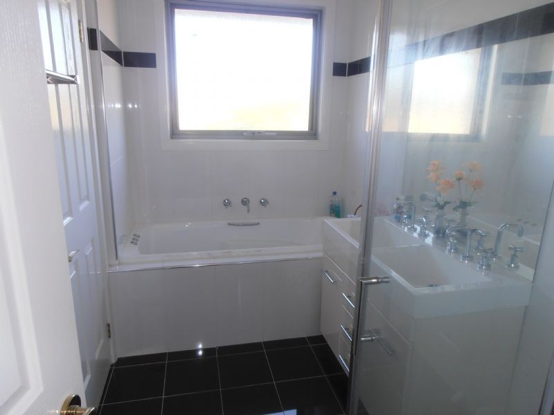 2/60 Halton Road, Noble Park North VIC 3174