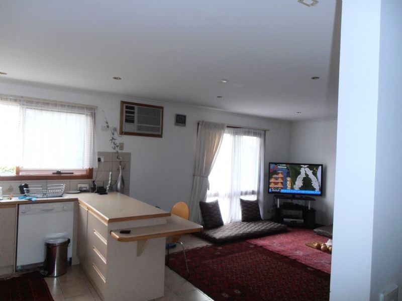 1 GURNER COURT, Endeavour Hills VIC 3802