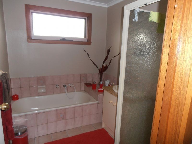 1 GURNER COURT, Endeavour Hills VIC 3802