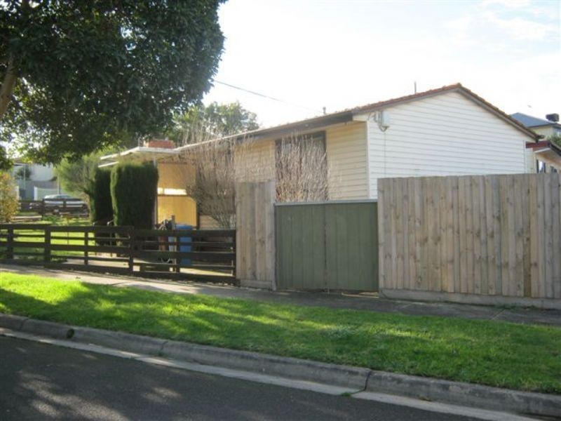 19 Barbara Avenue, Dandenong North VIC 3175