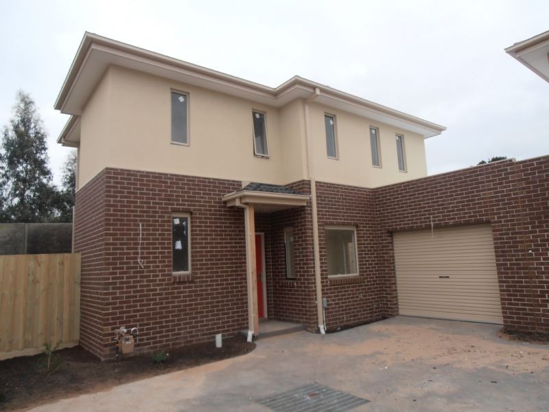 2/65 Blaxland Drive, Dandenong North VIC 3175