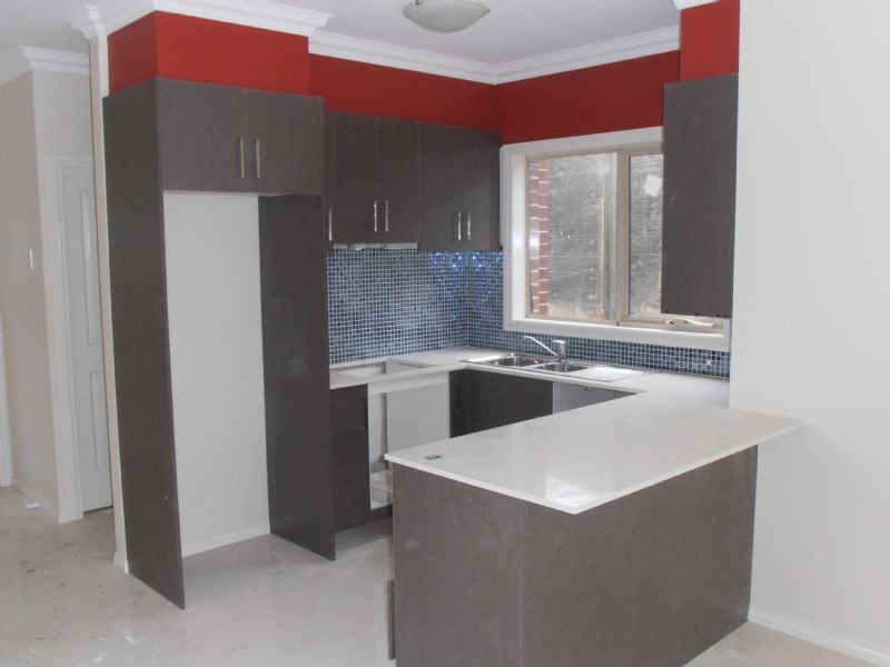 2/65 Blaxland Drive, Dandenong North VIC 3175