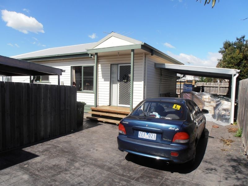 1 & 2/2 Bedwell Avenue, Dandenong VIC 3175