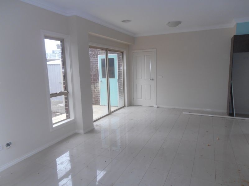 5/65 Blaxland Drive, Dandenong North VIC 3175