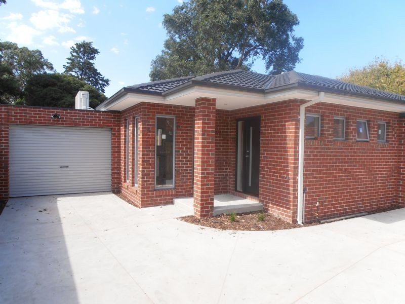 2/16 Floriana Avenue, Doveton VIC 3177