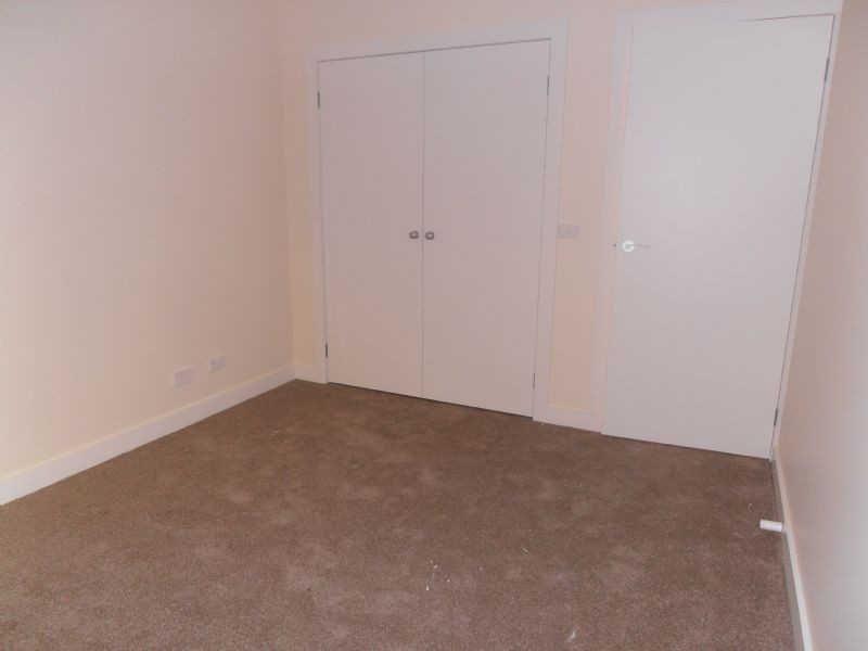 2/16 Floriana Avenue, Doveton VIC 3177