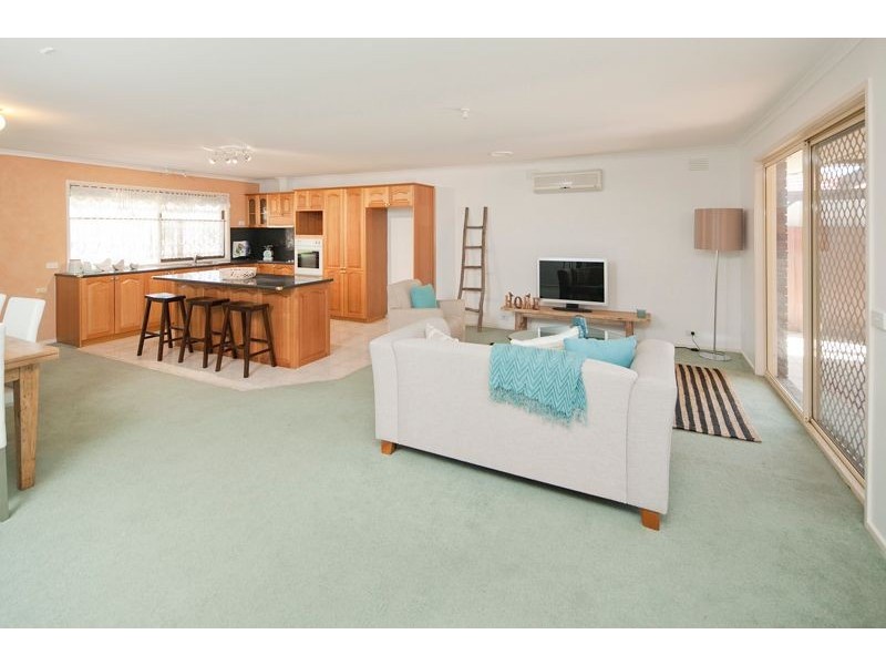 30 Broadwalk Grove, Endeavour Hills VIC 3802