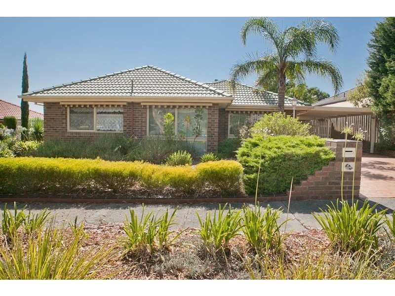 30 Broadwalk Grove, Endeavour Hills VIC 3802