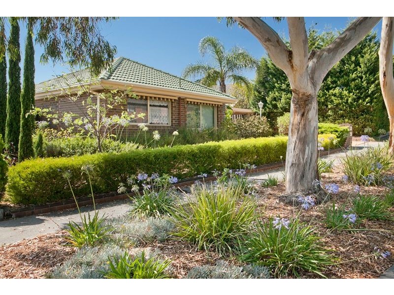 30 Broadwalk Grove, Endeavour Hills VIC 3802