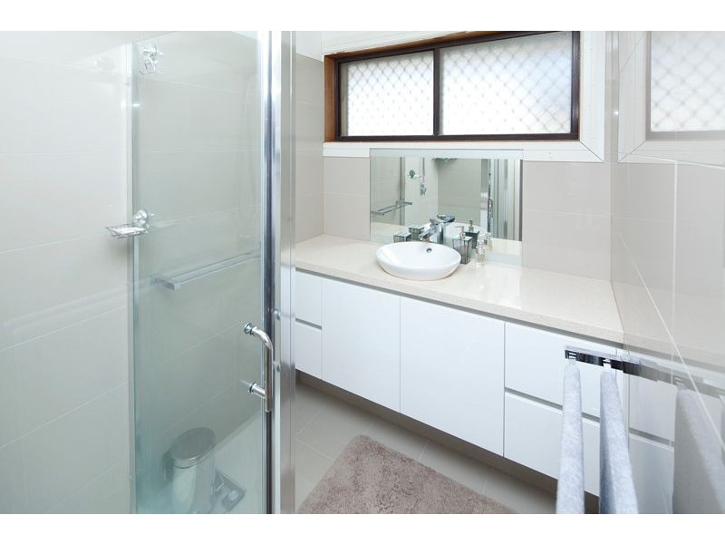 14 Peebles Street, Endeavour Hills VIC 3802