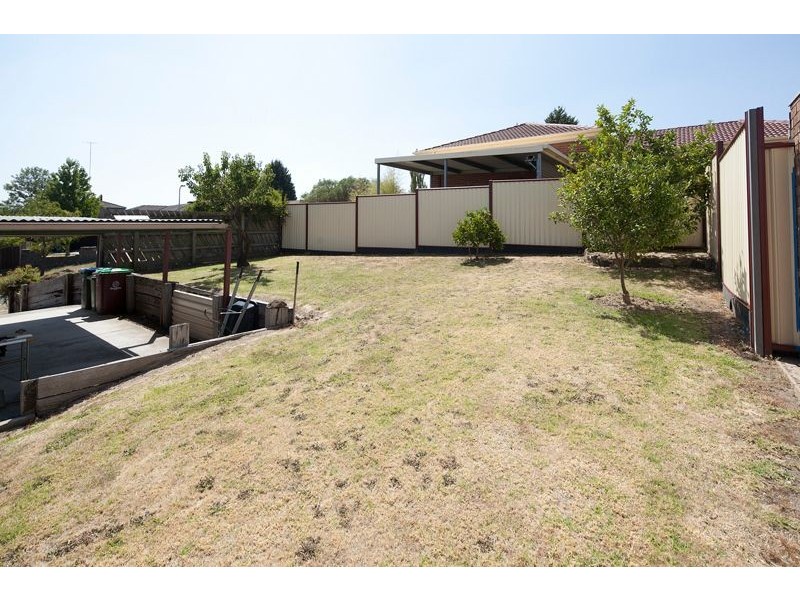 14 Peebles Street, Endeavour Hills VIC 3802