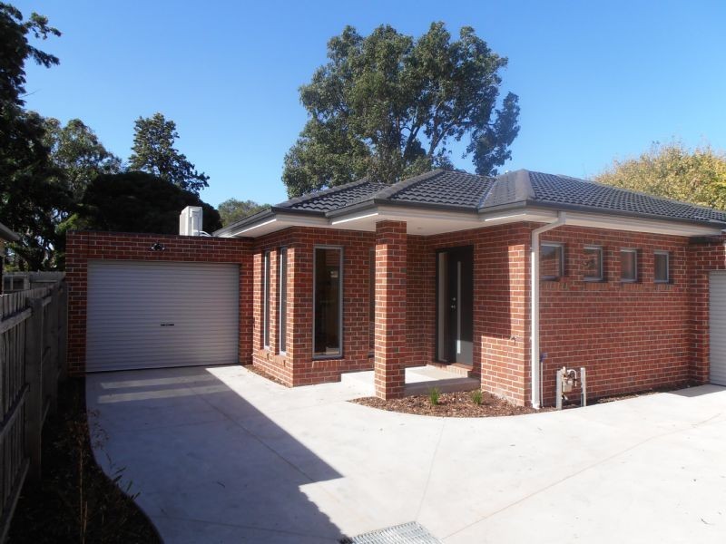 2/16 Floriana Avenue, Doveton VIC 3177