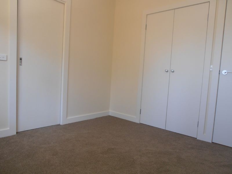 2/16 Floriana Avenue, Doveton VIC 3177