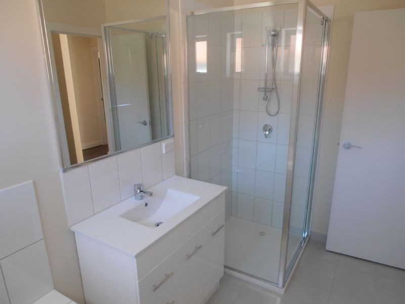 2/16 Floriana Avenue, Doveton VIC 3177