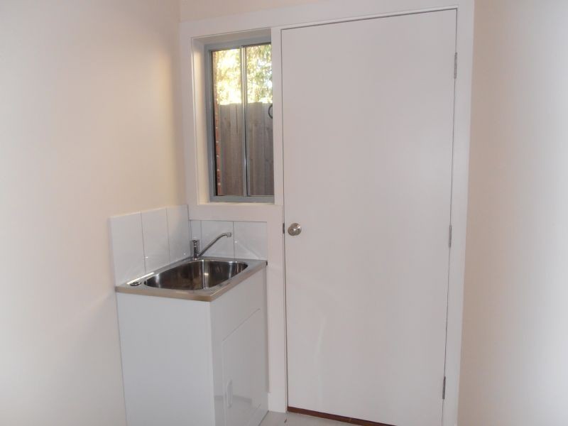 2/16 Floriana Avenue, Doveton VIC 3177