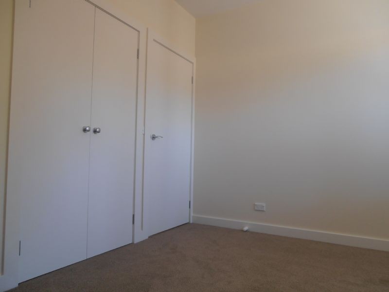 2/16 Floriana Avenue, Doveton VIC 3177