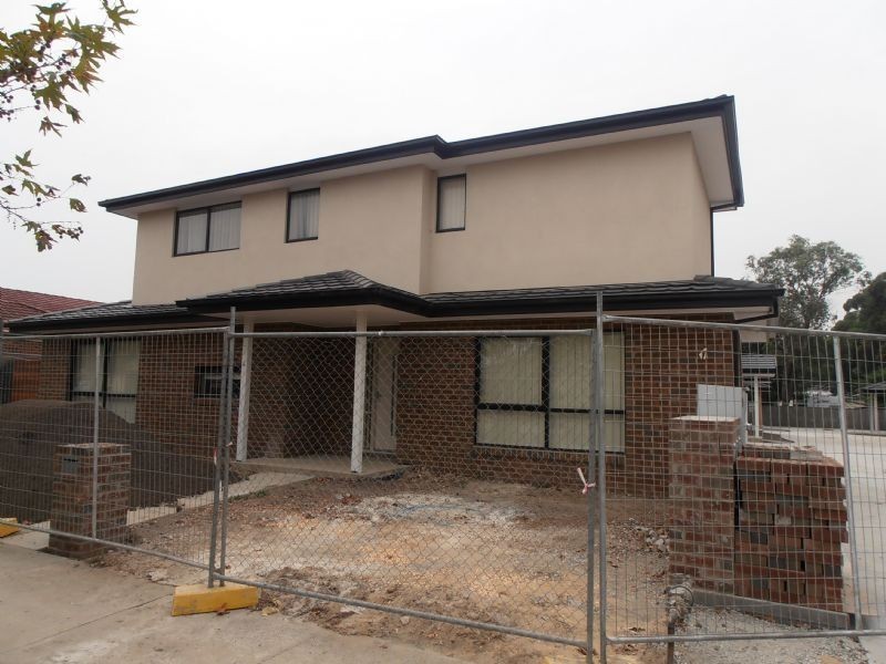 4/2-4 Edinburgh Drive, Beaconsfield VIC 3807