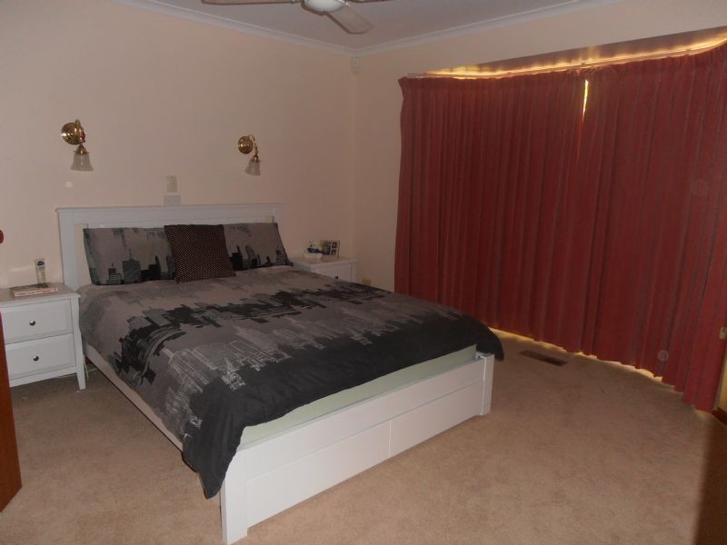 1/61-63 Gunns Road, Hallam VIC 3803