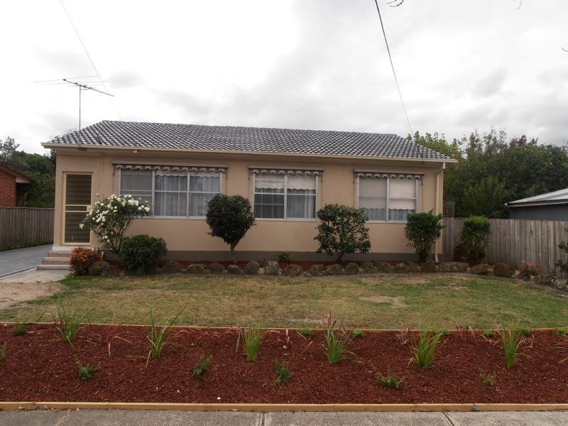 1/3 Privet Court, Doveton VIC 3177