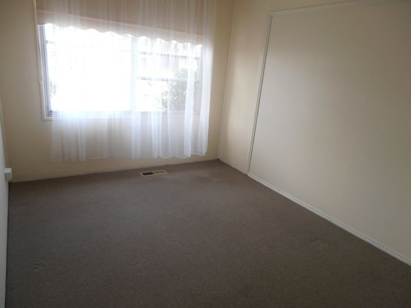 1/3 Privet Court, Doveton VIC 3177