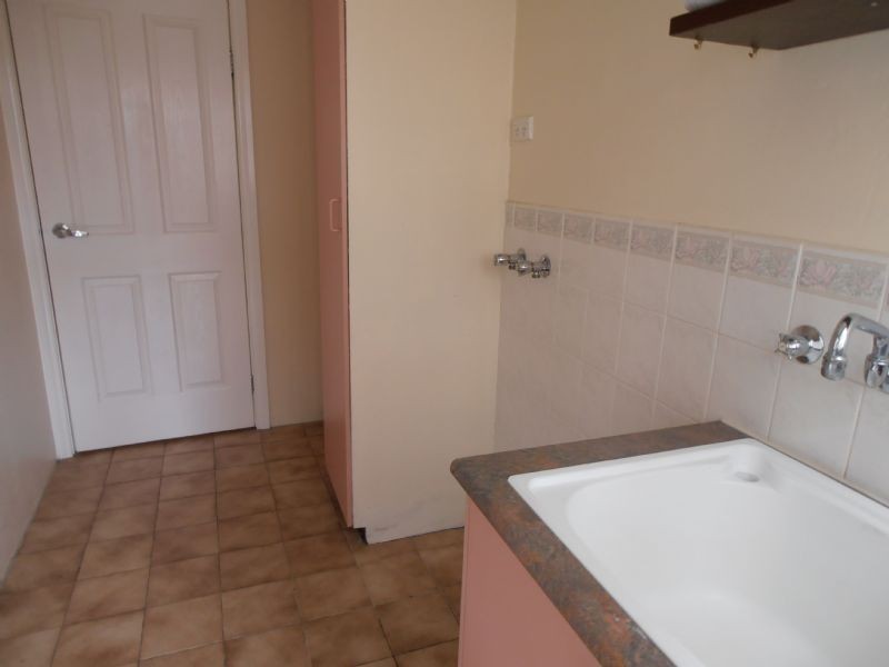 1/3 Privet Court, Doveton VIC 3177