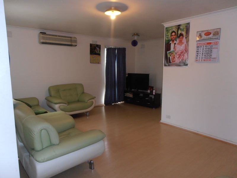 16 Jarvis Crescent, Dandenong North VIC 3175